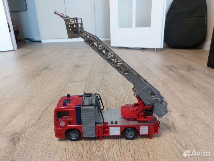 Машина пожарная с водяным насосом
