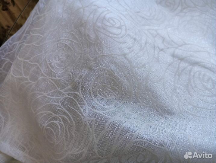 Дорожка на стол новая Розы