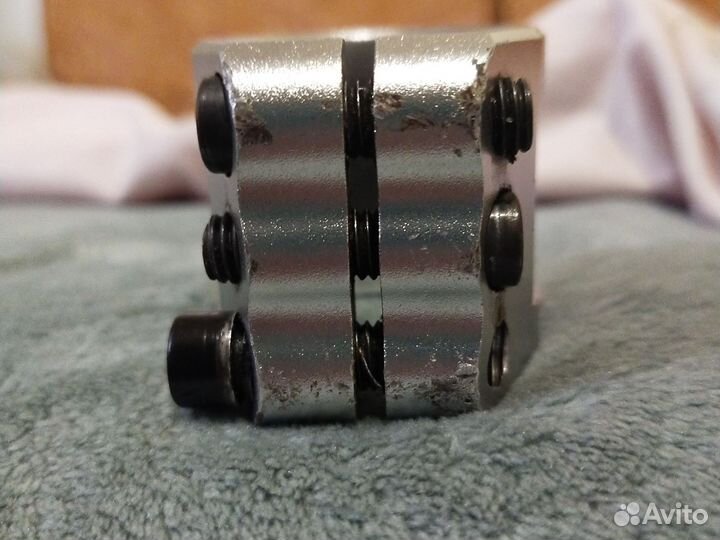 Зажим для самоката 