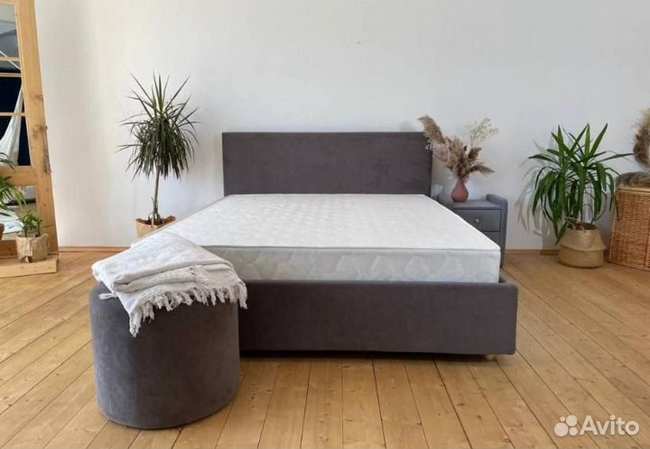 Кровать двухспальная с подъемным механизмом