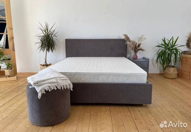 Кровать двухспальная с подъемным механизмом