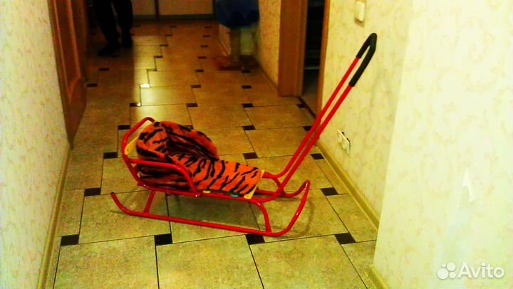 Продаю детские новые санки