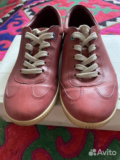 Кроссовки женские 37 размер ecco