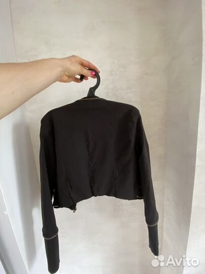 Укороченный жакет