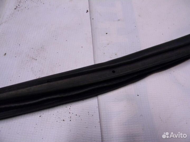 Уплотнитель (внутри) Astra H / Family 2004-2015