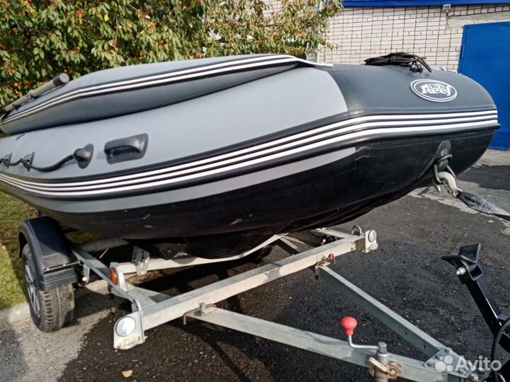 Лодка риф тритон T390F