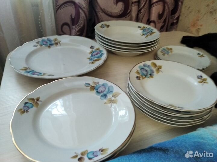 Салатники новые и набор сервиза остатки