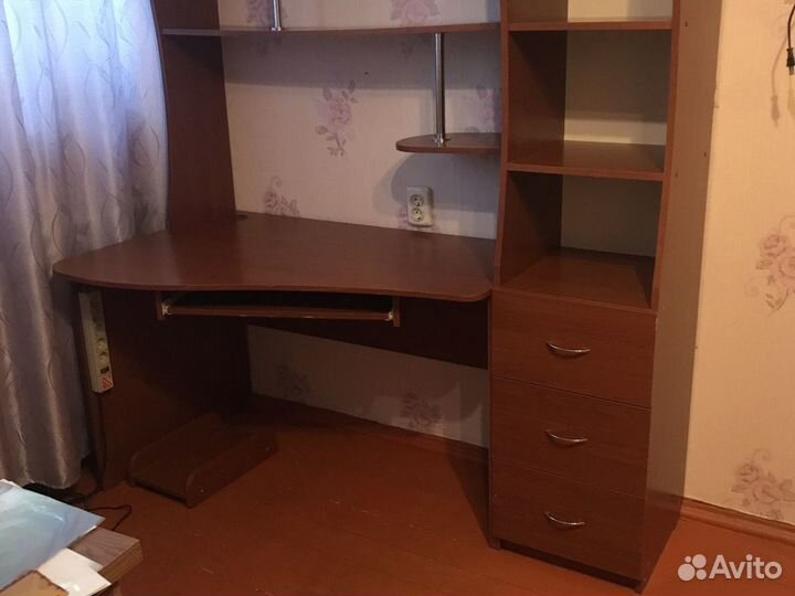 Компьютерный стол