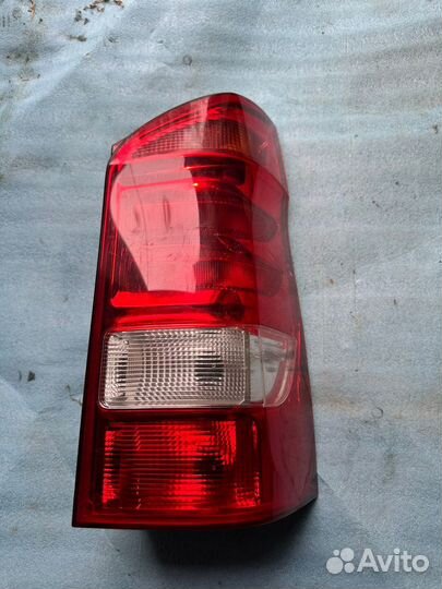 Задний правый фонарь Mercedes vito w447