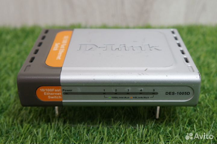 Коммутатор D-Link DES-1005D (9 штук)