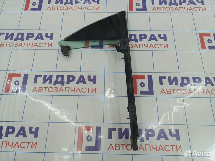 Стекло двери задней правой (форточка) Mercedes-Ben