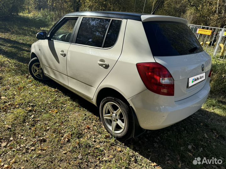 Skoda Fabia 1.6 AT, 2011, 115 000 км