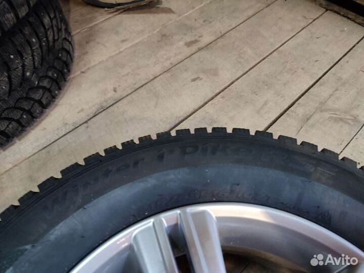 Hankook Winter I'Pike 215/65 R16