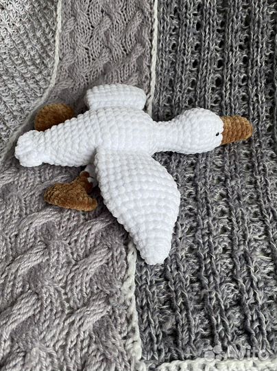 Гусь вязаный