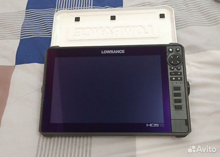 Эхолот Lawrence HDS 12 live RUS