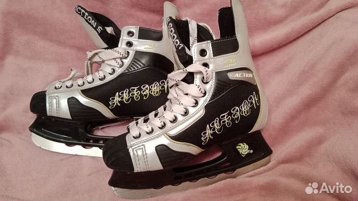 Коньки хоккейные