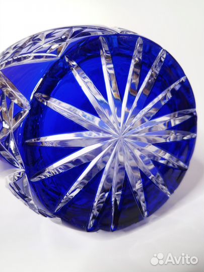Синяя кобальтовая ваза из хрусталя