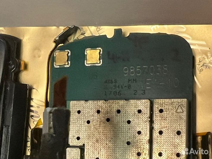 Телефон Vertu Signature Gold на запчасти