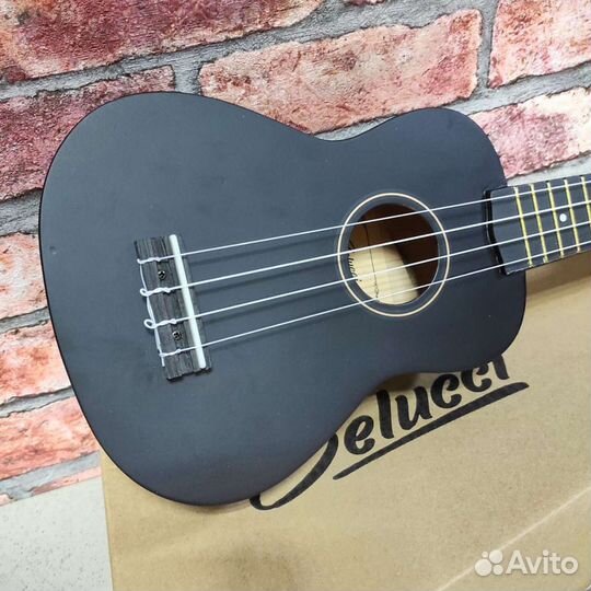 Укулеле сопрано новая