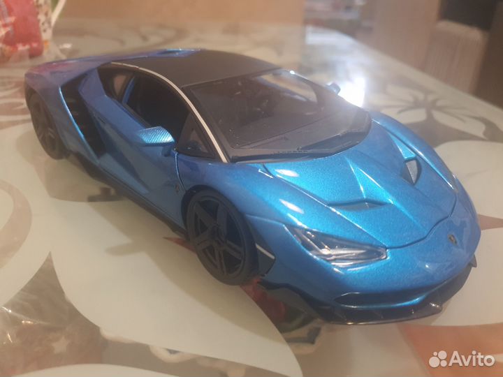 Lamborghini Centenario 1:18 Maisto