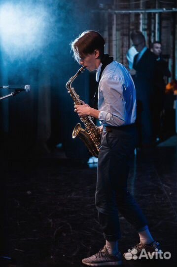 Саксофон. Живая музыка. Саксофонист на мероприятие