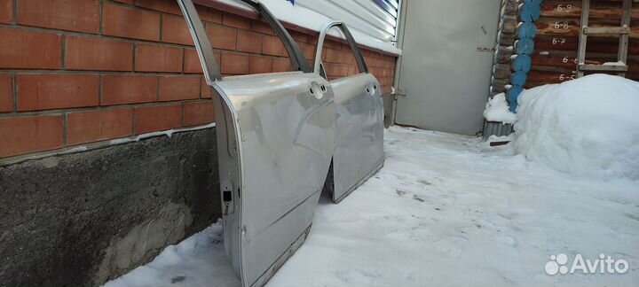 Продам двери на лада веста