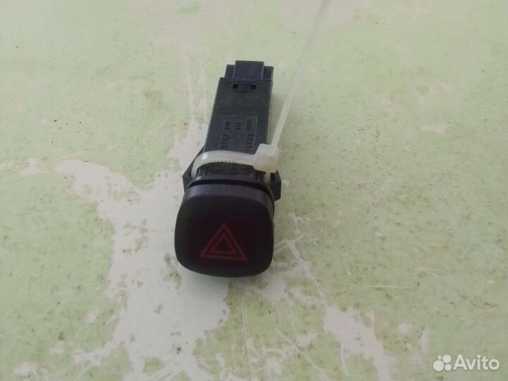 Кнопка аварийной сигнализации Volvo XC90 C 59 B525