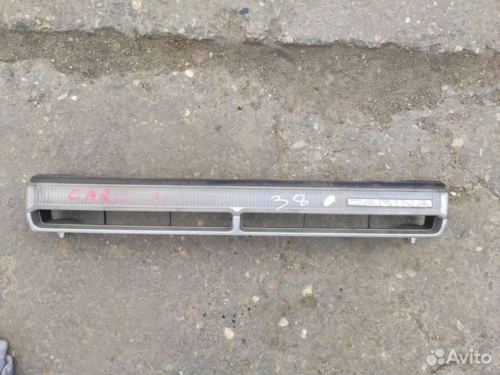 Решетка радиатора Toyota Carina 170