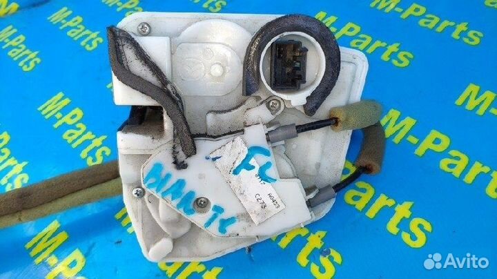 Замок двери передний левый Mazda Biante ccefw