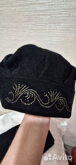 Берет зимний женский с шарфом