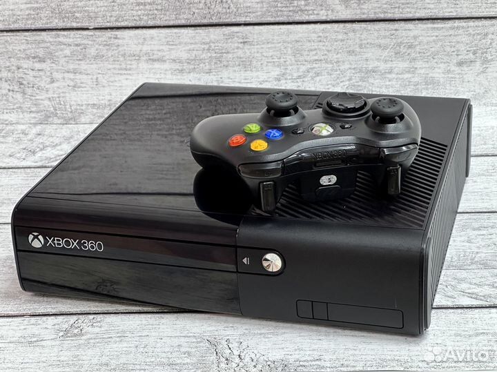 Microsoft Xbox 360 Е (320Gb) Б\У+3м гарантии