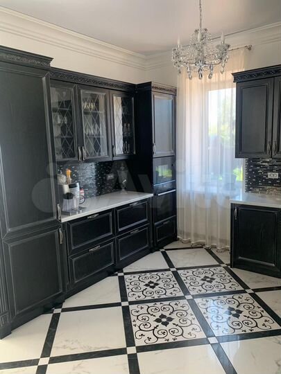 Коттедж 223 м² на участке 11 сот.