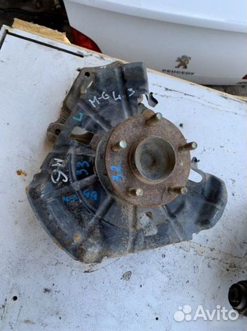 Кулак задний левый Mazda 6 GG