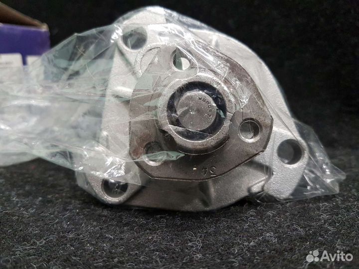 Насос водяной 021121004A VW