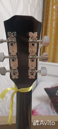 Акустическая гитара