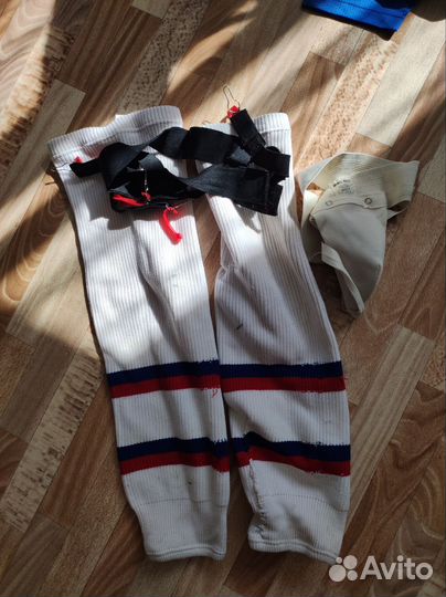 Хоккейная форма (шорты, шлем, футболка, бандаж)