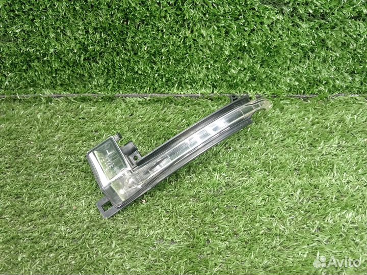 Повторитель поворота в зеркало Audi A4 B8 8K