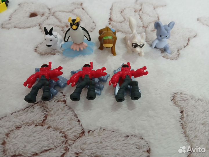 Игрушки из киндера разные