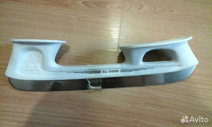 Лезвия для коньков, стаканы для коньков CCM