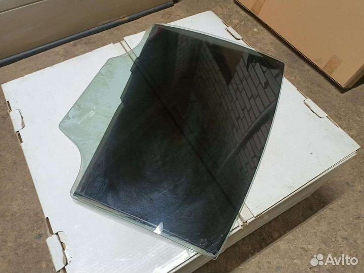 Стекло заднее левое на chevrolet cruze