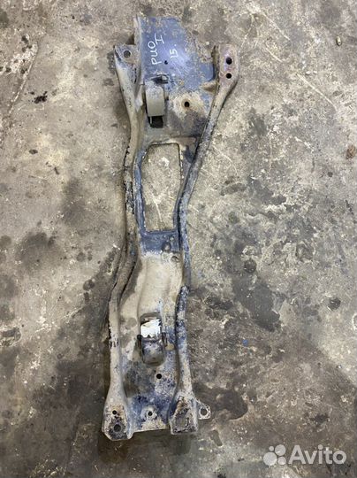 Балка продольная (с опорами кпп) Kia Rio 1