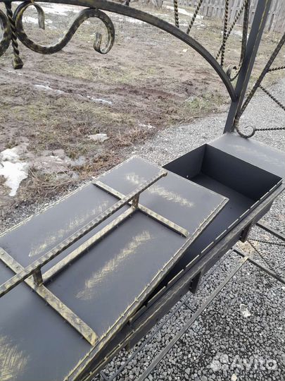 Кованые мангалы с крышей и печью