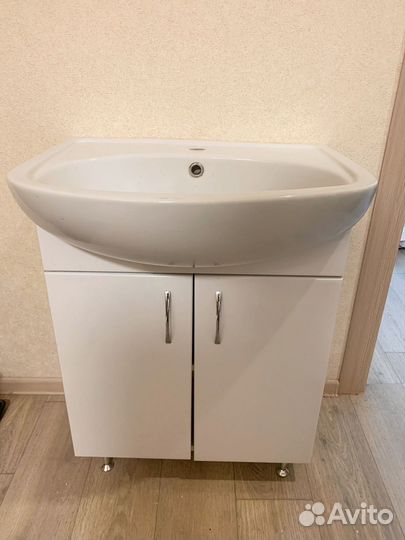 Раковина с тумбой