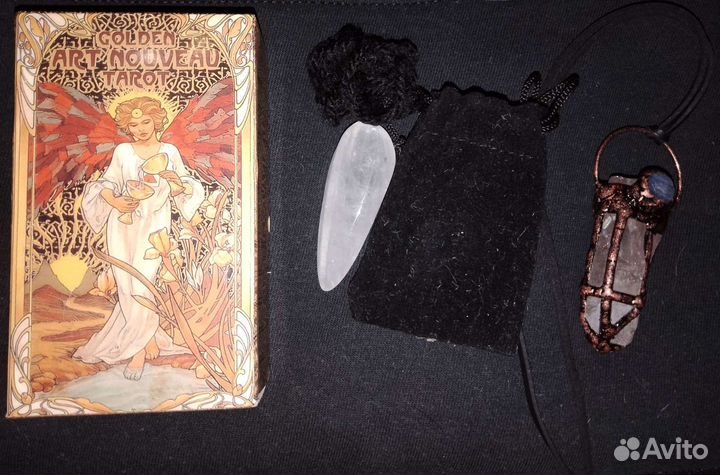 Карты таро и кулоны
