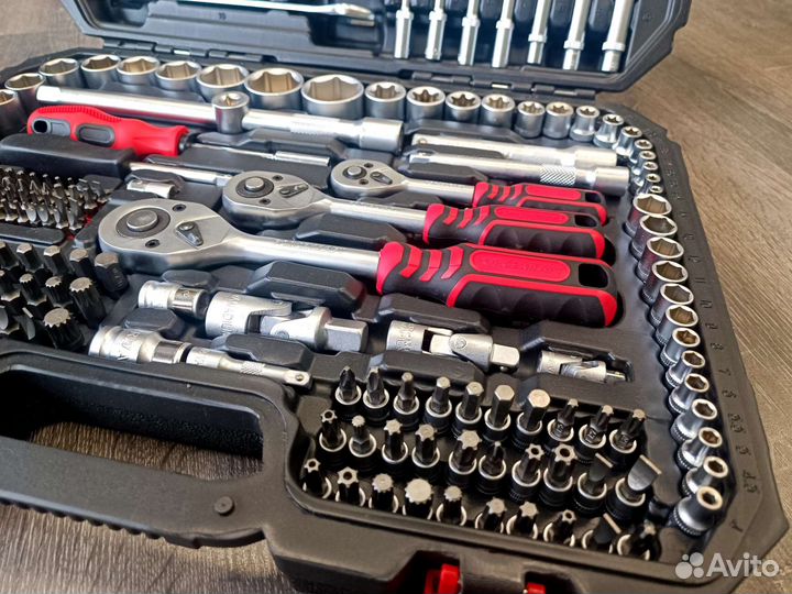 Набор инструментов ForceKraft 216 предметов