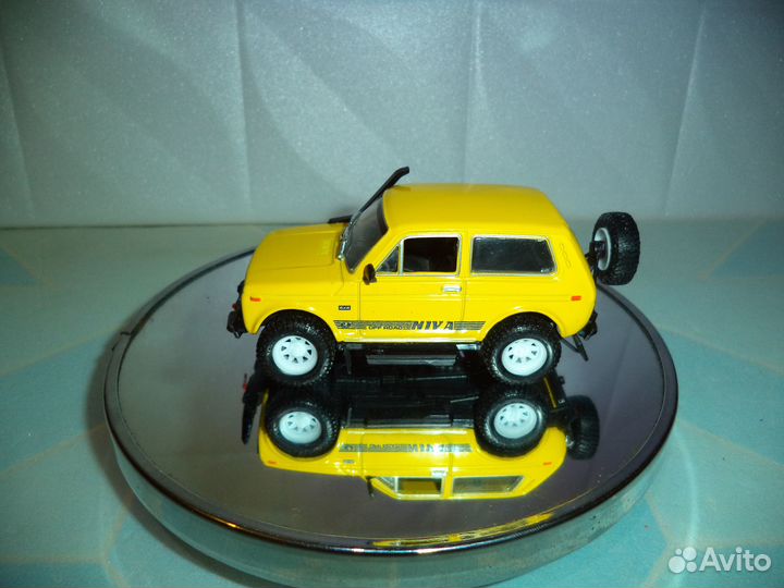 Модель ваз 2121 Нива Off Road масштаб 1:43
