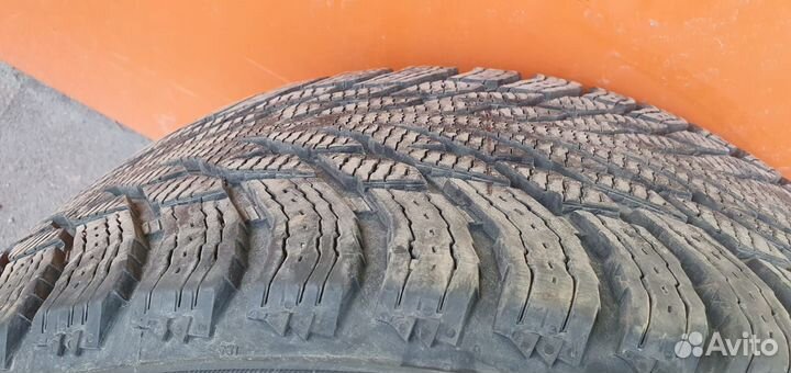 Nokian Tyres Hakkapeliitta R SUV 275/45 R20