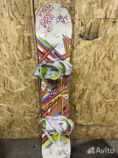 Доска для сноуборда с креплениями