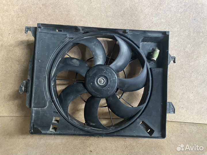 Вентилятор охлаждения радиатора Киа Рио, Солярис