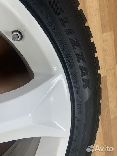 Bridgestone Blizzak DM-V2 245/50 R20 102T